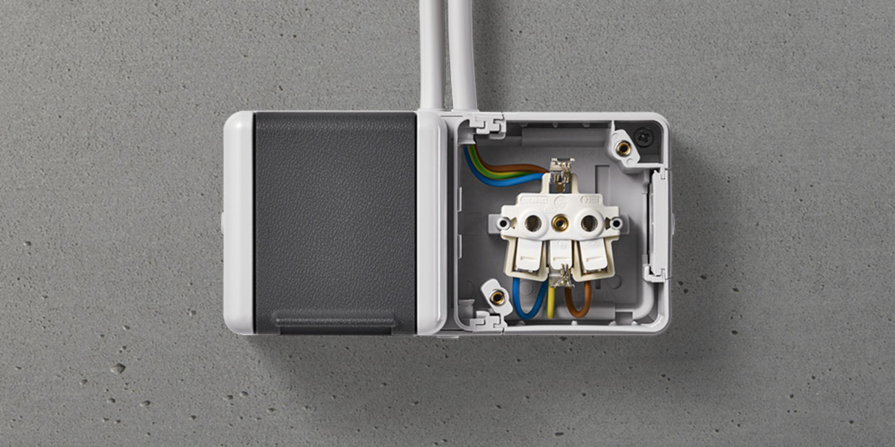 Doppelsteckdose mit Trennsteg bei Elektrotechnik Jakobsen in Bad Schönborn